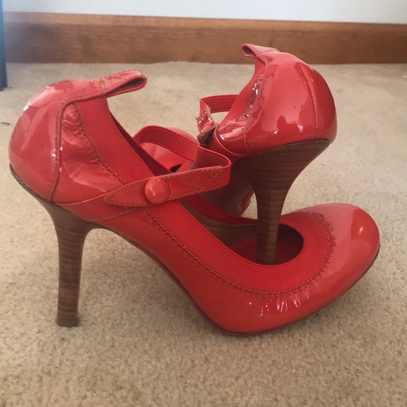 BCBG Maxazria heels - Picture 3 of 3